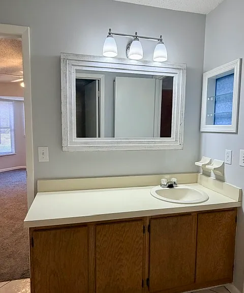 5627 Greatpine Ln N — Photo 10