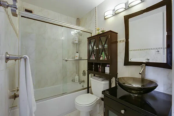 Rented by Keller Williams NYC | media 17