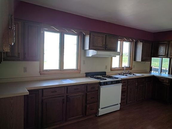 3rd image of 316 6th St S