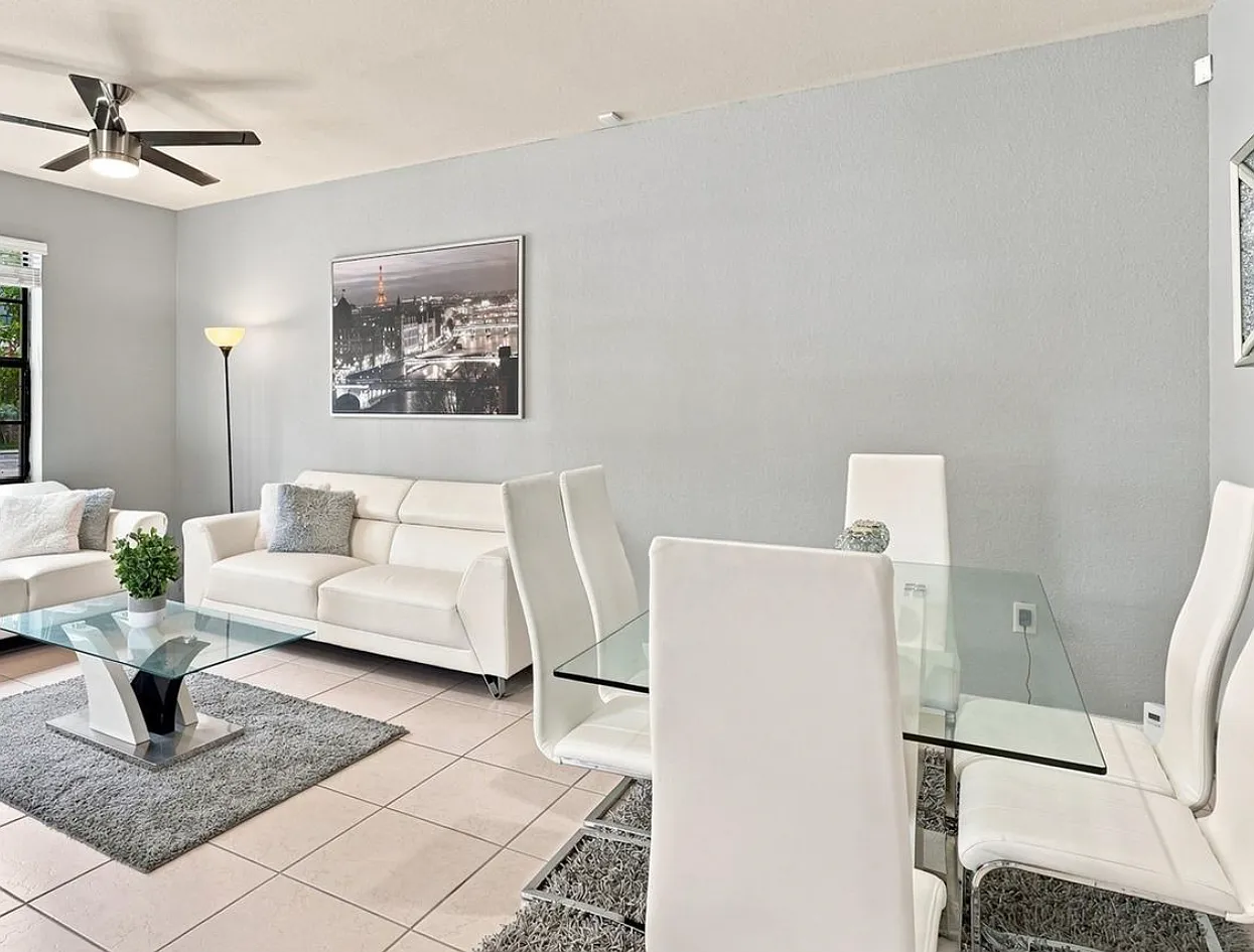 3 bed, 2.5 bath, 1545 sqft, $3,100 — Photo 2