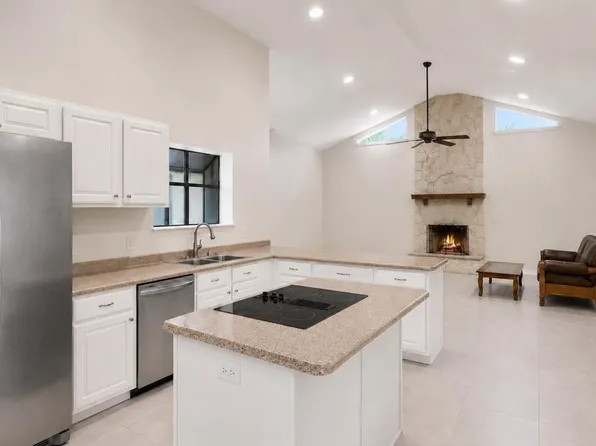5055 NW 89th Way, Coral Springs, FL 33067