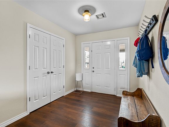 4th image of 1405 W Mimosa St