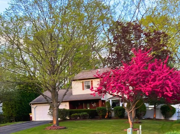 9 Rosemary Drive, Niskayuna, NY 12304