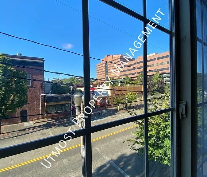 615 Main St #204 — Photo 10
