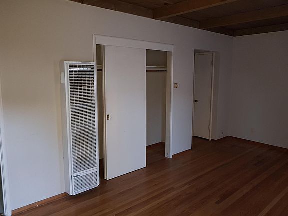 3rd image of 556 El Camino Real APT 9