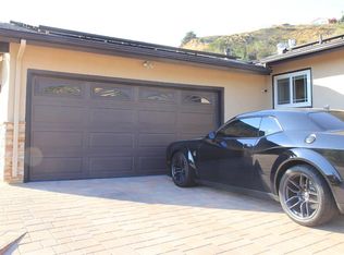 10111 Sully Dr, Sun Valley, CA 91352