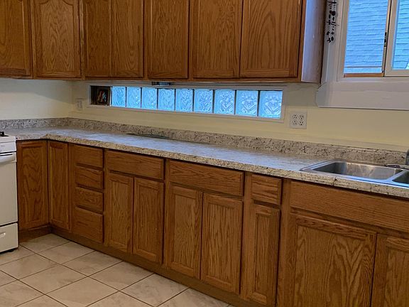 2nd image of 2429 W Cortland St #2