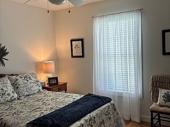 Guest bedroom