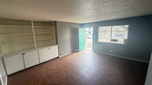 53 W Pacific Ave #4 Photo 1