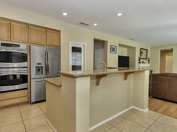 5th image of 16670 Carob Ave
