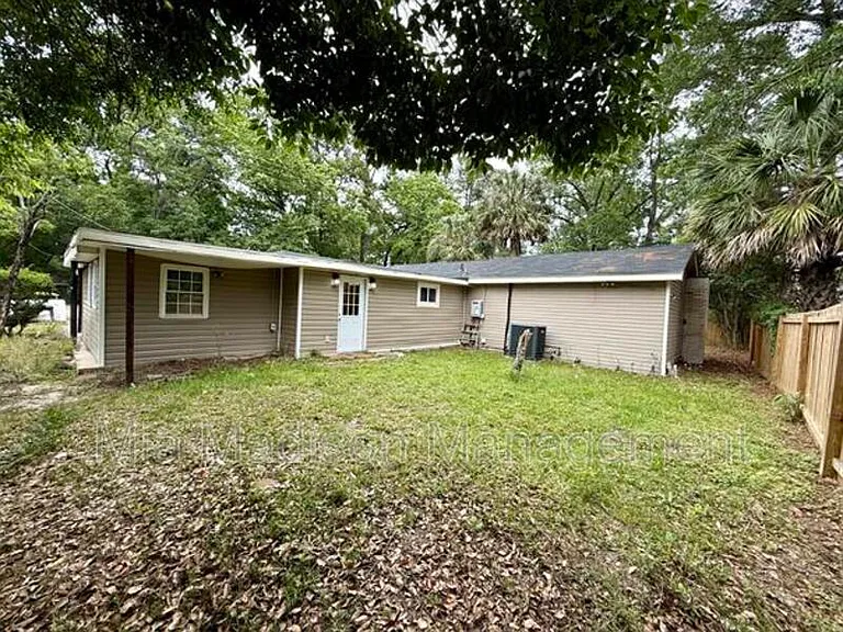 2233 E Derenne Ave — Photo 32