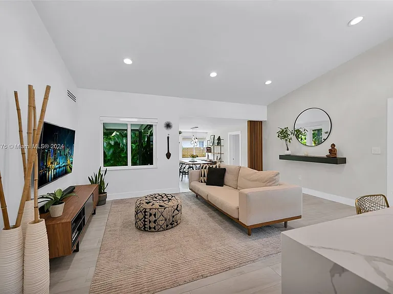 7531 Miami View Dr — Photo 28
