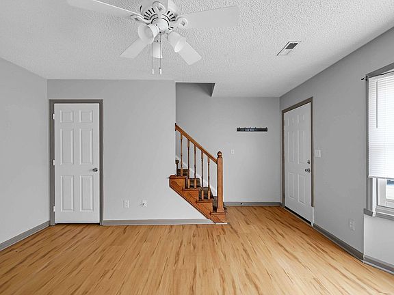 3rd image of 1105 C7 Grovemont Dr Unit C7