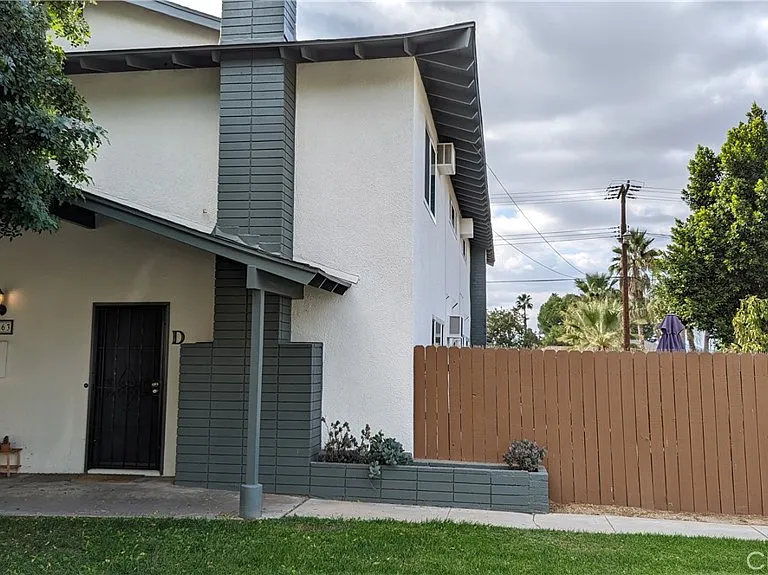 2963 Elgin Dr #C — Photo 2