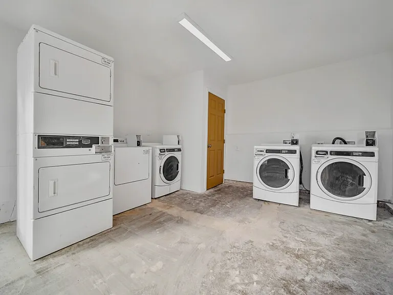 1408 Hughes St #15 — Photo 15