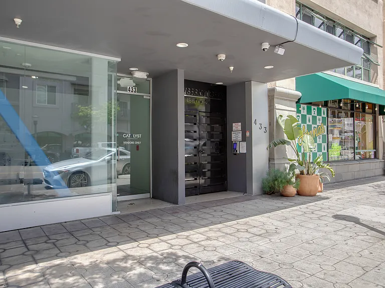 433 Pine Ave #306 — Photo 34