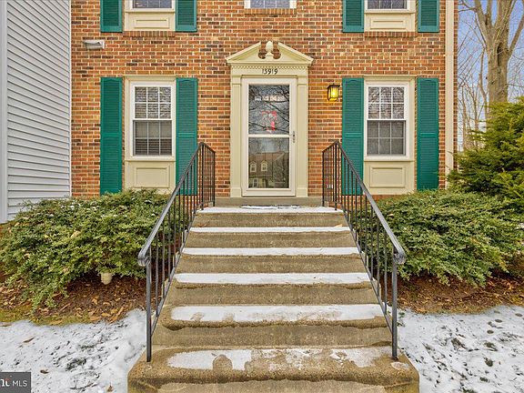 5th image of 13919 Woods Run Ct