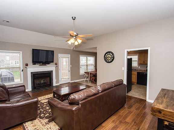 2nd image of 980 Cindy Jo Ct