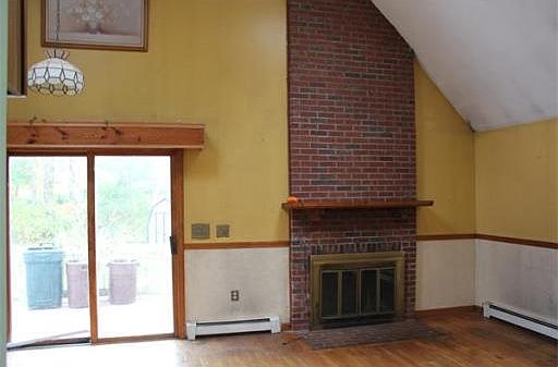 2nd image of 32 Chandler St