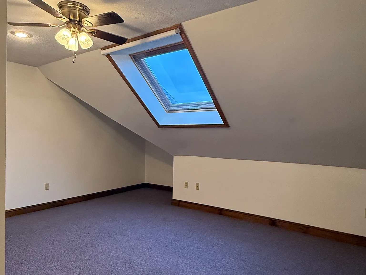 2 bed, 880 sqft, $2,400 — Photo 4