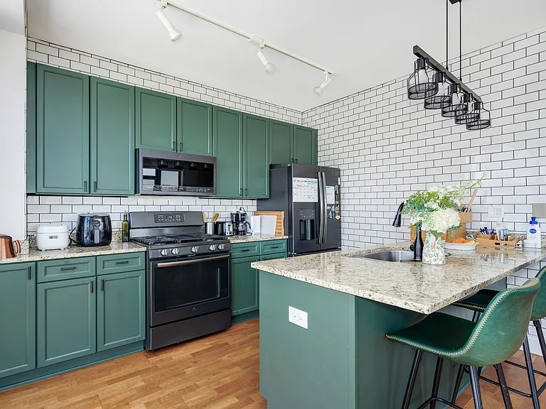 1260 W Washington St #608 — Photo 3