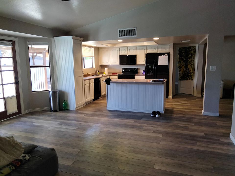 1st image of 3807 E Grove Ave