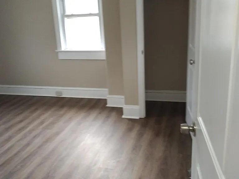 8 Glassboro Ave — Photo 25