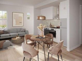 42 Chelsea St #5, Boston, MA 02128