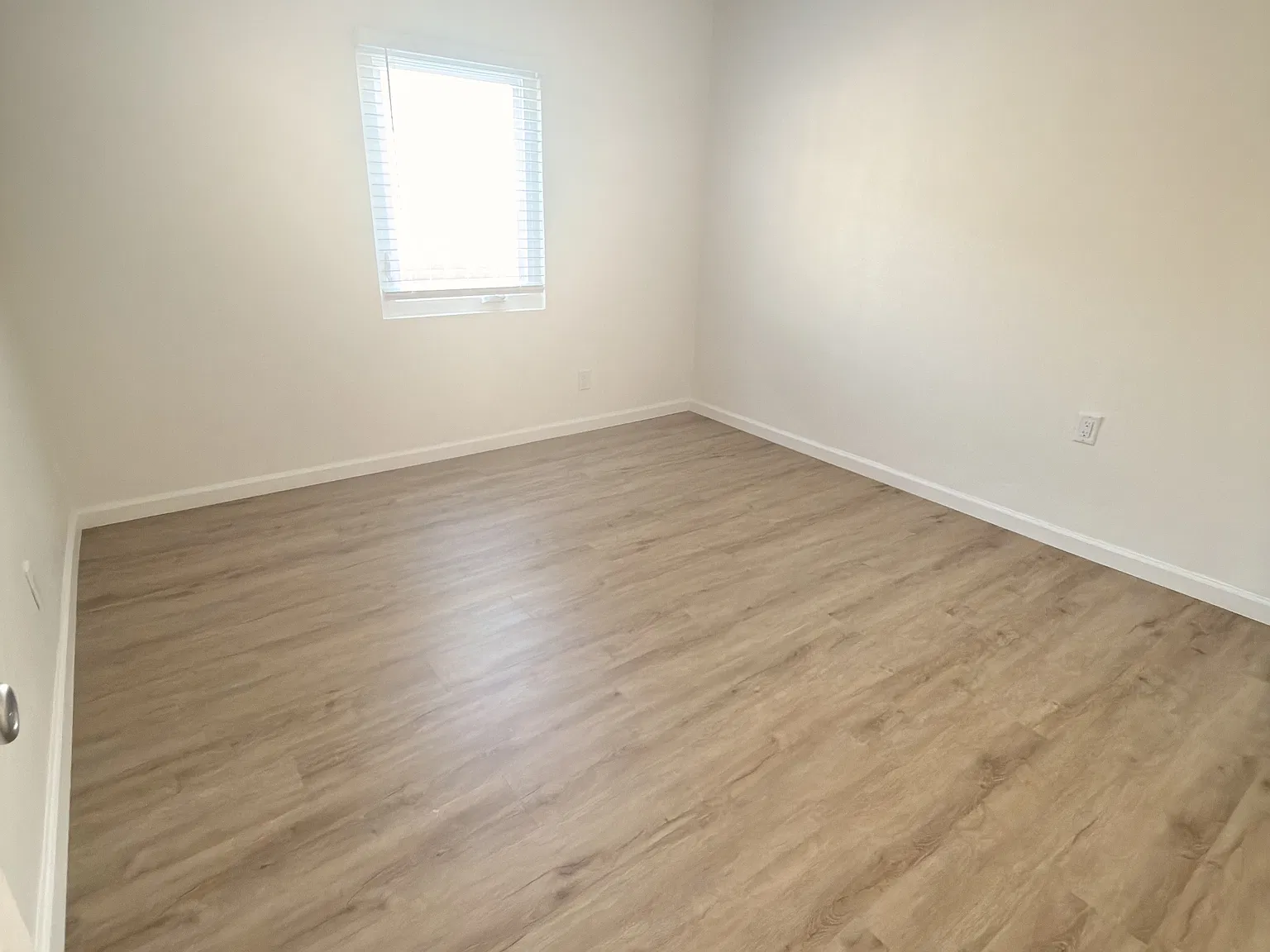 4636 Lotus st - 4636 — Photo 2
