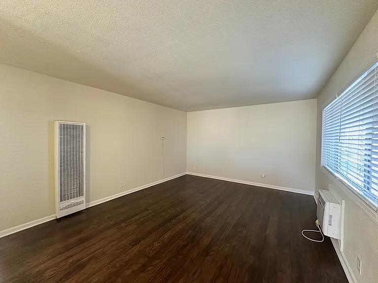 Lincoln Courtyards at 531 Glendora Avenue — Photo 43
