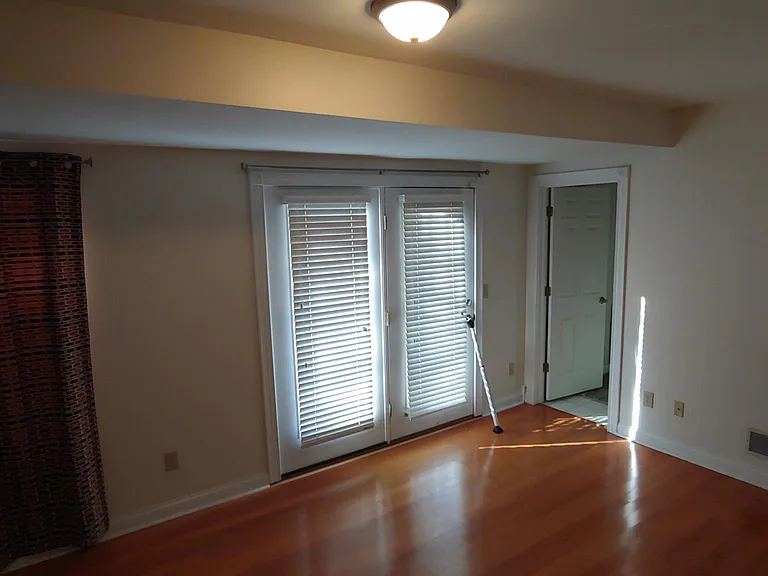 590 Bradley St — Photo 4