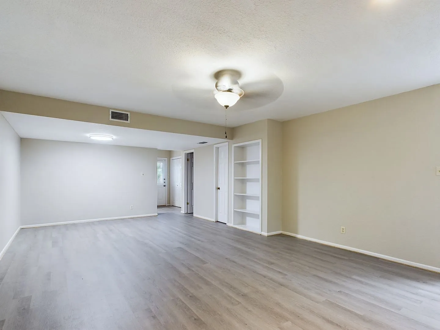 107 Frederick Road Fredericksburg, TX 78624 — Photo 4
