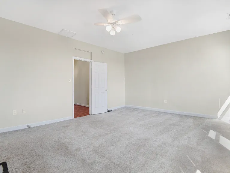 2104 18th St NW #2 — Photo 13