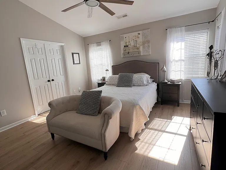 109 Barrie Ct — Photo 16