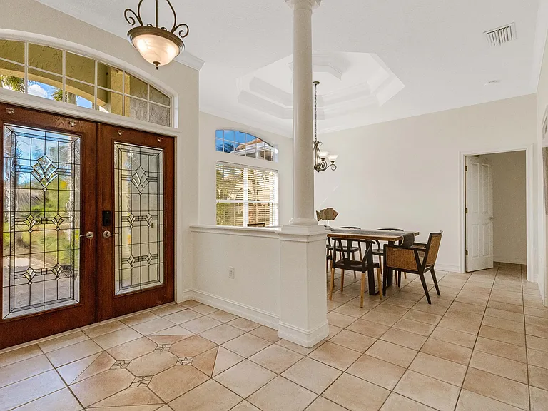 4801 Edgemont Ct — Photo 4