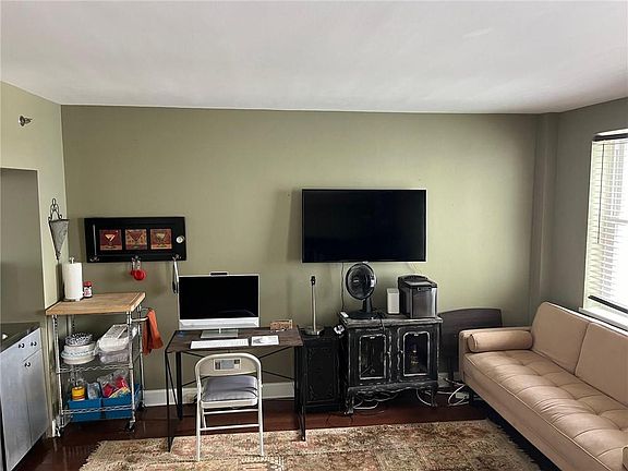 4th image of 1205 Saint Charles Ave APT 1306