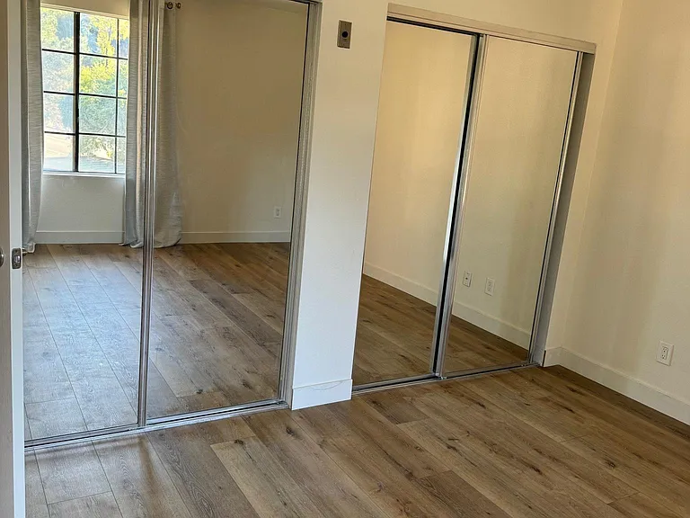 12019 Alta Carmel Ct — Photo 6