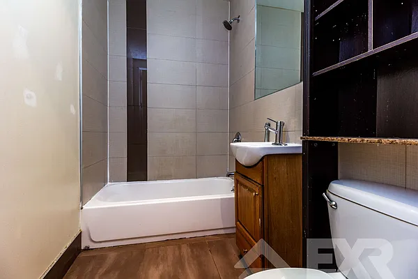 Rented by EXR | media 6