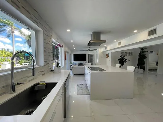 15551 SW 155th Ave — Photo 15