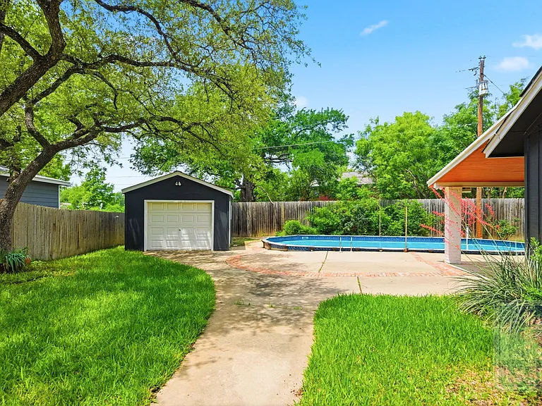 2616 Chowan Cv — Photo 35