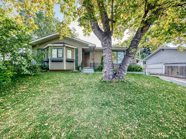 5112 W Viceroy Dr NW, Calgary, AB T3A 0V6