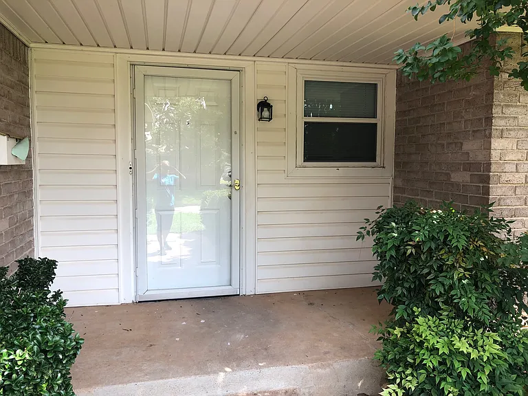 601 NW 18th Pl — Photo 19