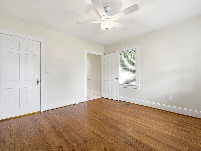 1203 S Main St — Photo 30
