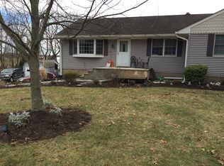 17 Forest Hill Dr, Flemington, NJ 08822
