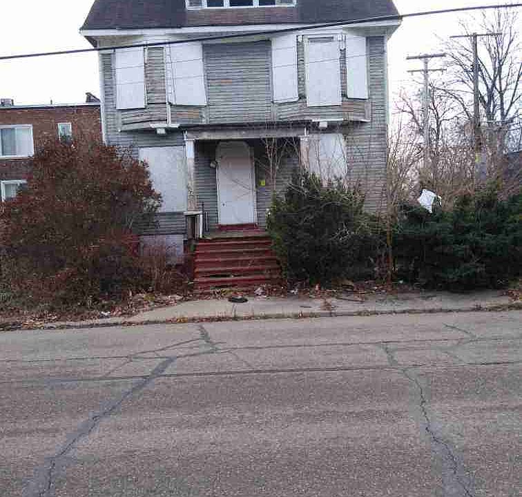 9940 Charlevoix