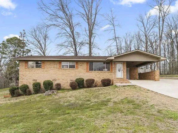 1657 Pinewood Dr NW, Cullman, AL 35058