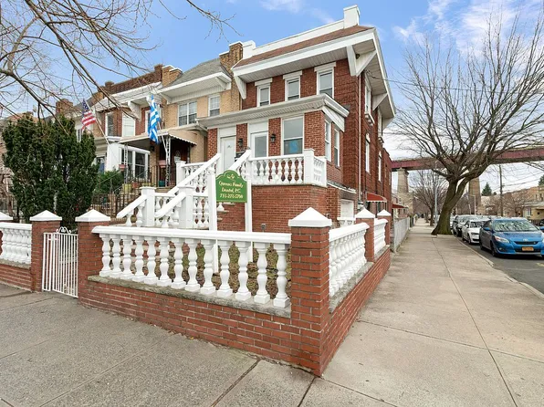 26-02 Ditmars Blvd, Astoria, NY 11105