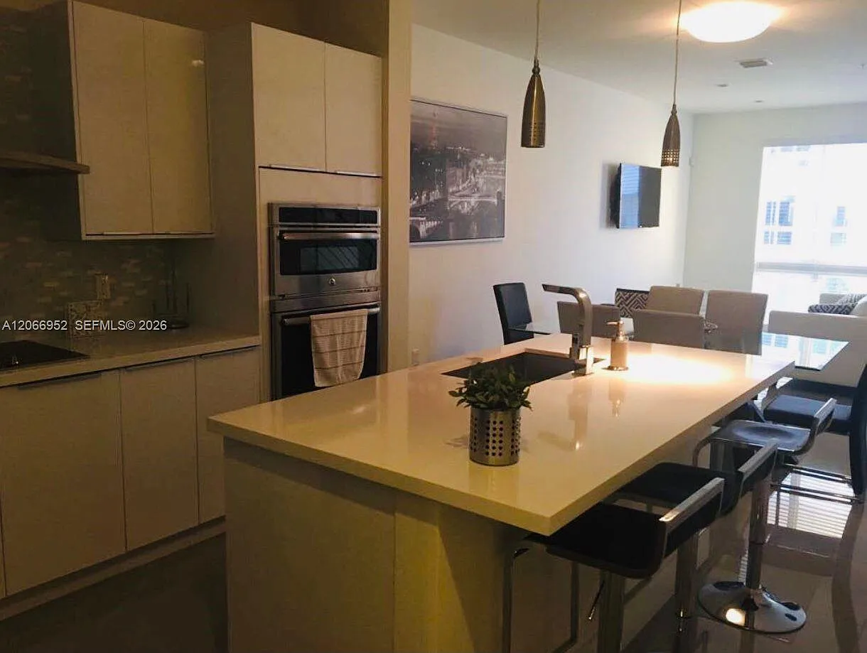 Landmark At Doral Condo — Photo 3