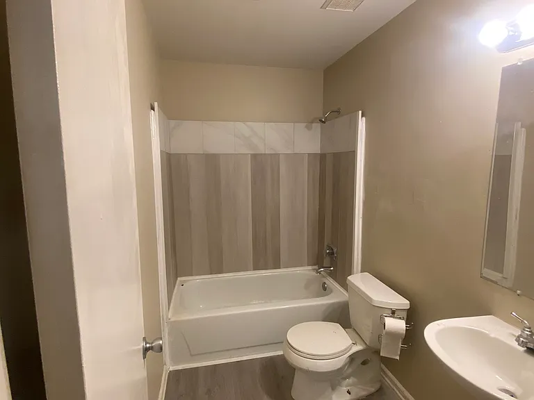 100 Brighton Hill Rd #10H — Photo 14