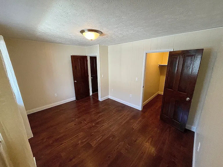 613 & 615 E Brenda Ln #615 — Photo 8